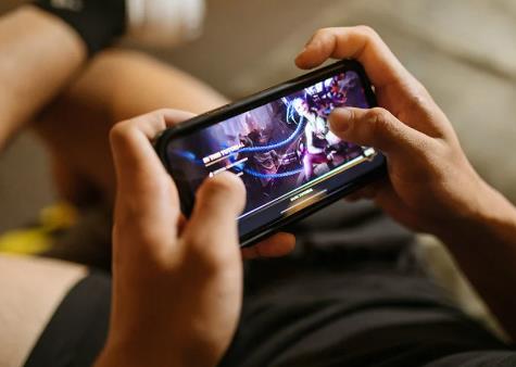 现在什么手机游戏好玩热门? 现在什么手机游戏好玩热门?